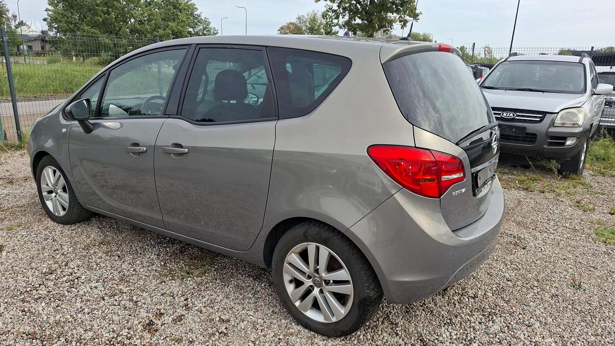 Opel Meriva, 1.3 l., hatchback
