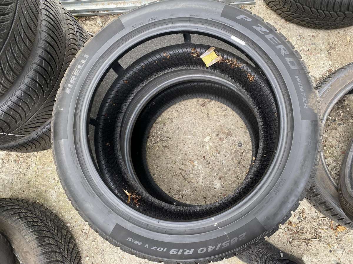 Pirelli PZERO winter, winter 285/40 R19