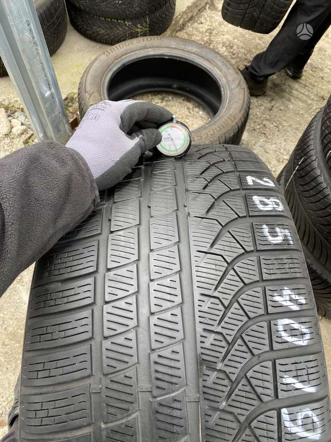 Pirelli PZERO winter, winter 285/40 R19