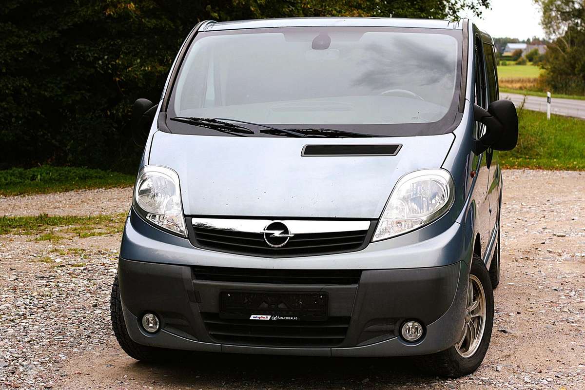 Opel Vivaro, 2.5 l., Минивэн