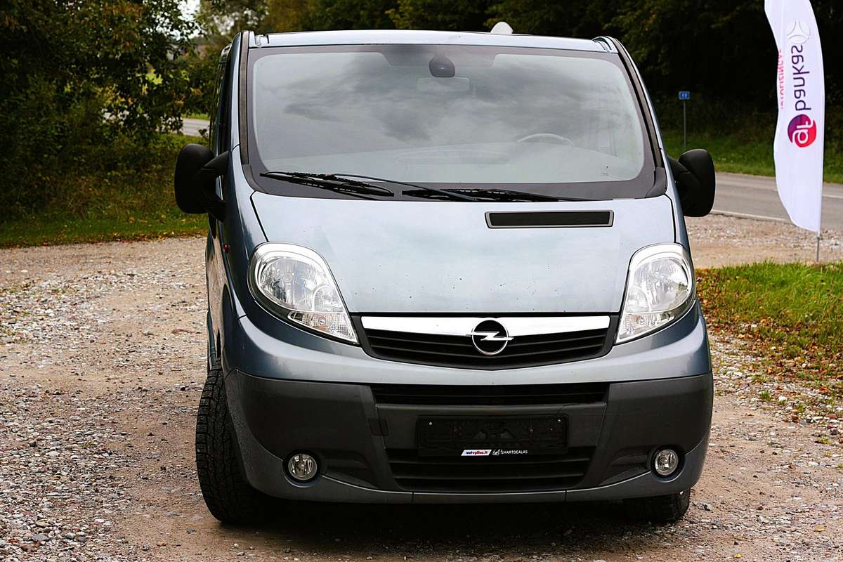 Opel Vivaro, 2.5 l., Минивэн