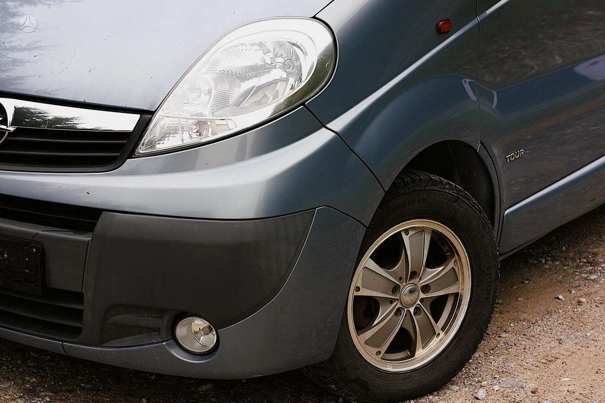 Opel Vivaro, 2.5 l., Минивэн