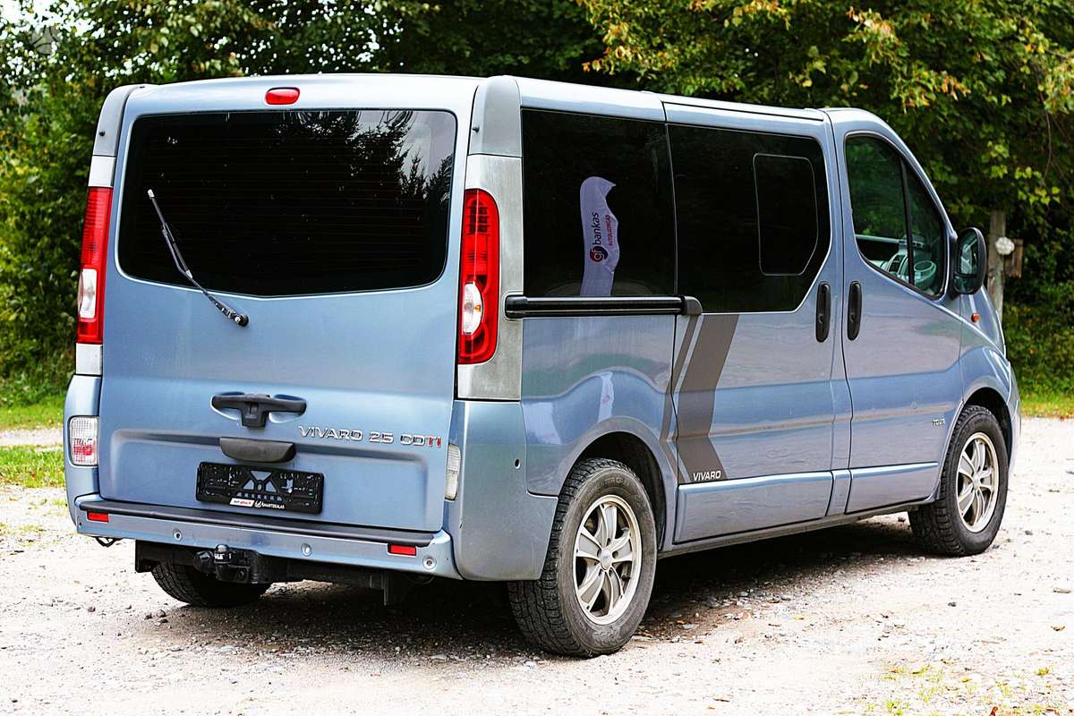 Opel Vivaro, 2.5 l., Минивэн