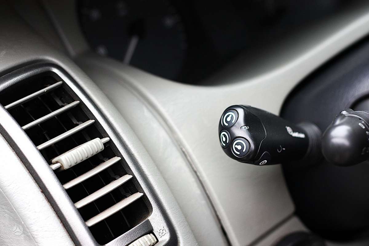 Opel Vivaro, 2.5 l., Минивэн