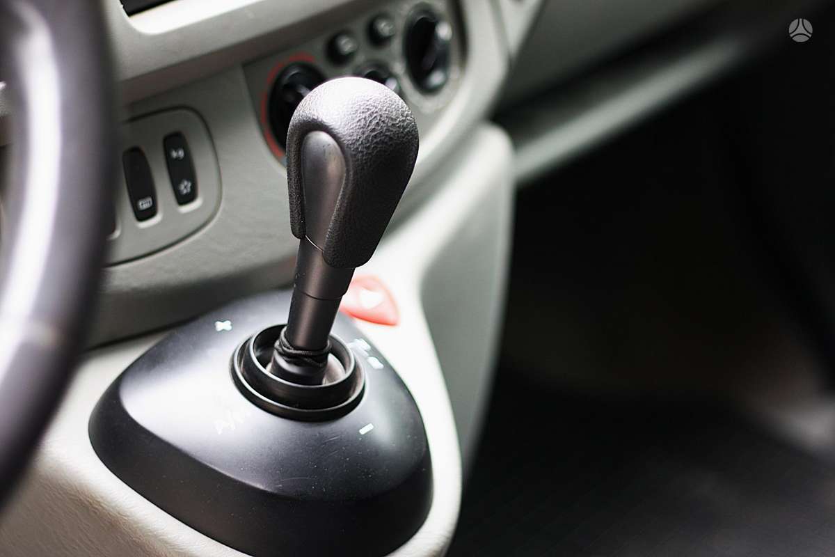 Opel Vivaro, 2.5 l., Минивэн