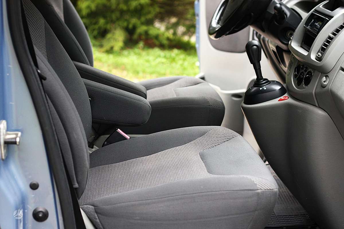 Opel Vivaro, 2.5 l., Минивэн