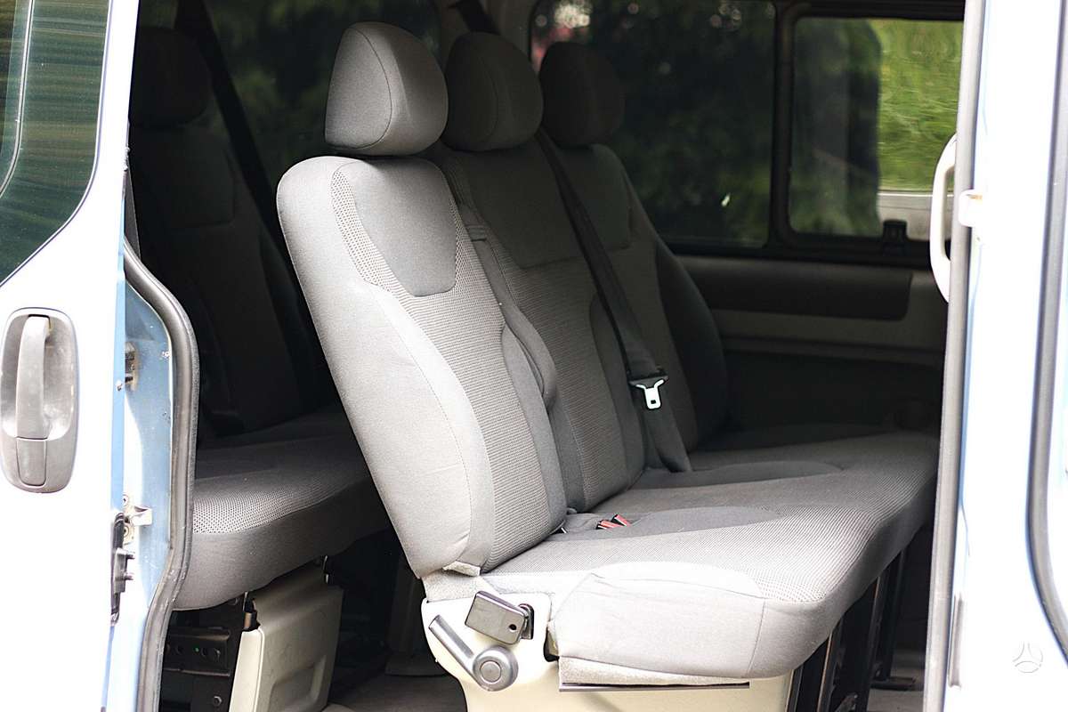 Opel Vivaro, 2.5 l., Минивэн