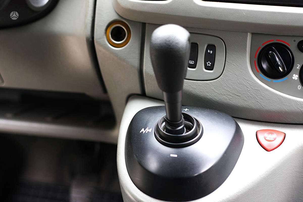 Opel Vivaro, 2.5 l., Минивэн
