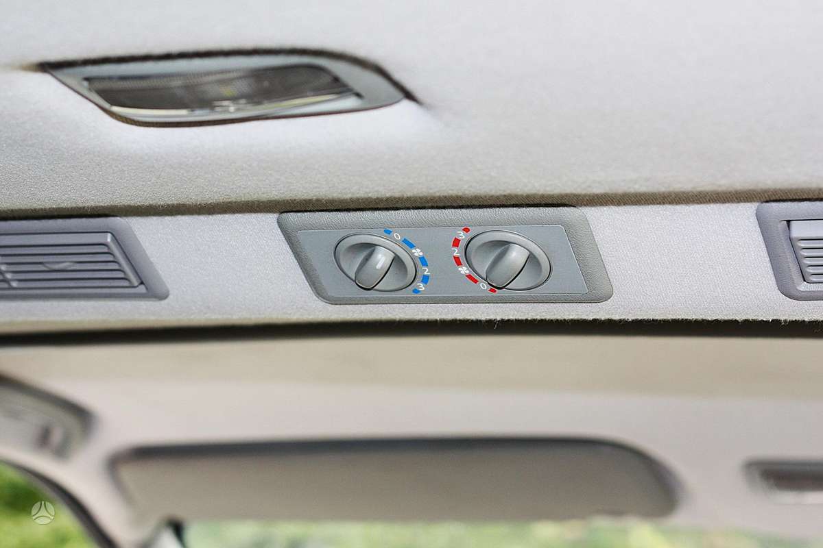 Opel Vivaro, 2.5 l., Минивэн