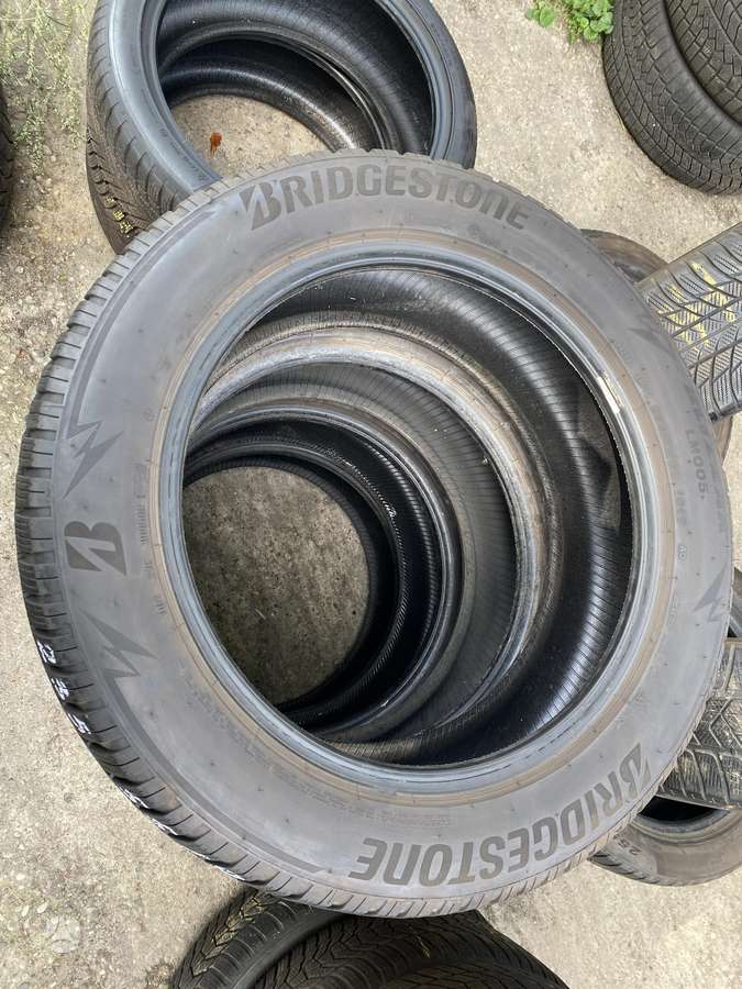 Bridgestone Blizzak LM005, winter 235/55 R19