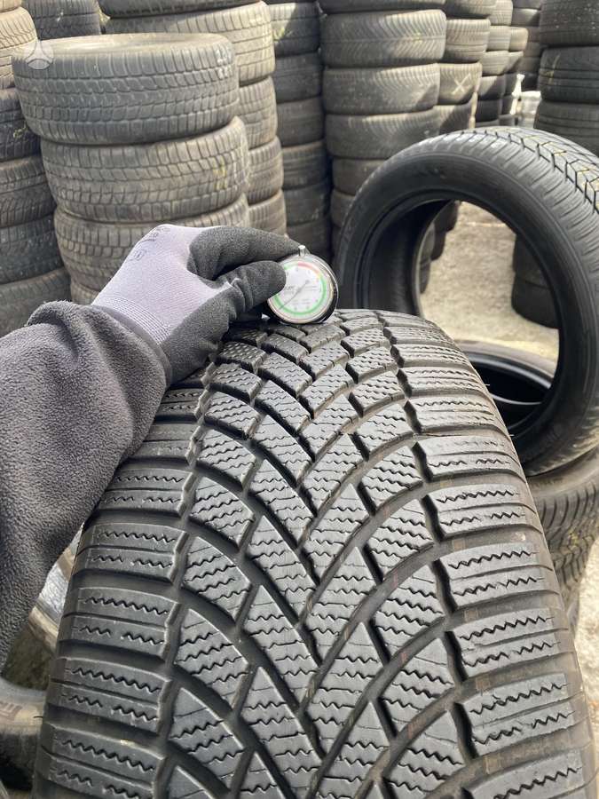 Bridgestone Blizzak LM005, winter 235/55 R19
