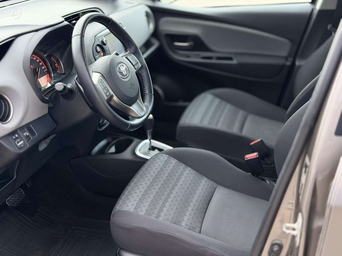 Toyota Yaris - 7
