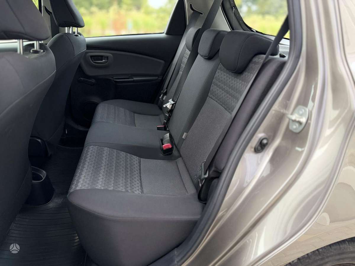 Toyota Yaris - 8