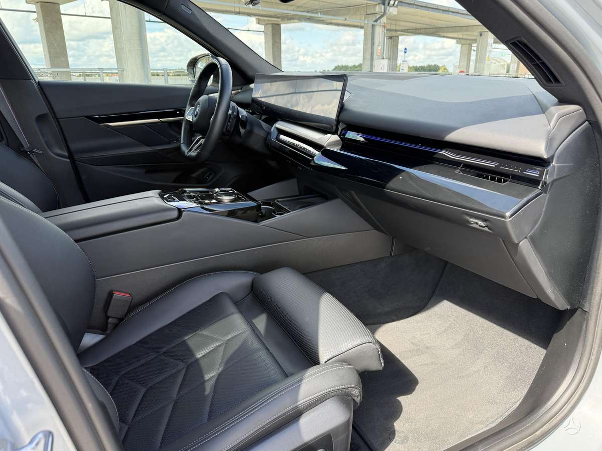 BMW 520, 2.0 l., Седан