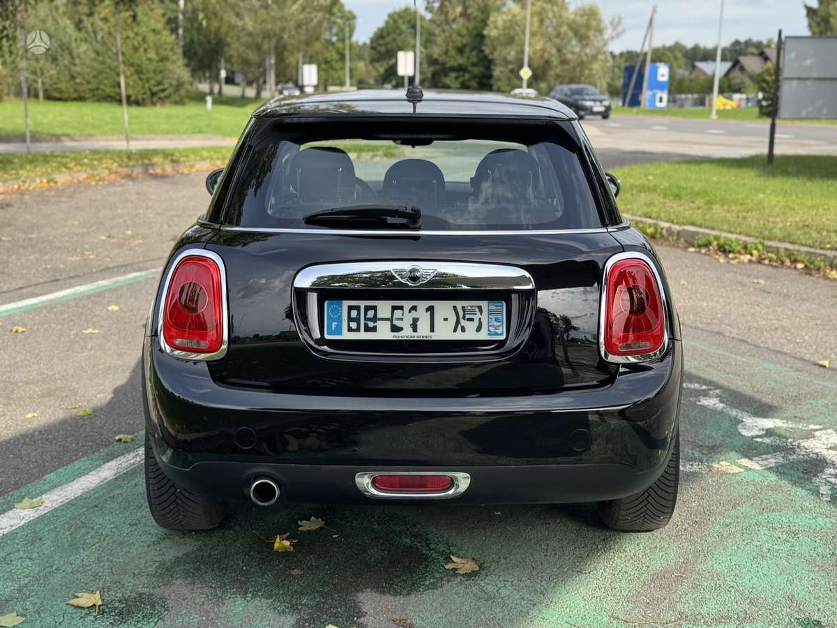 Mini Cooper, 1.5 l., hatchback
