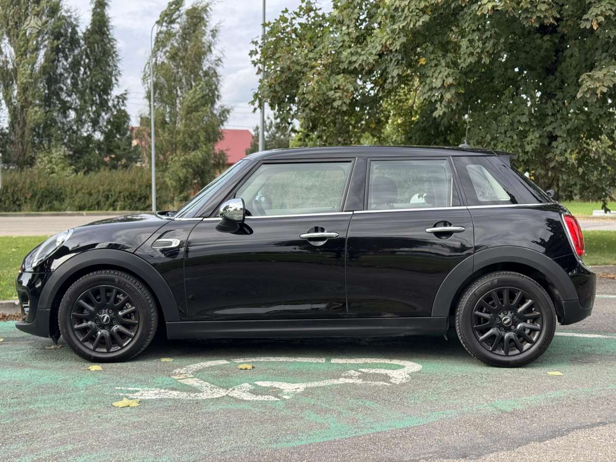 Mini Cooper, 1.5 l., hatchback