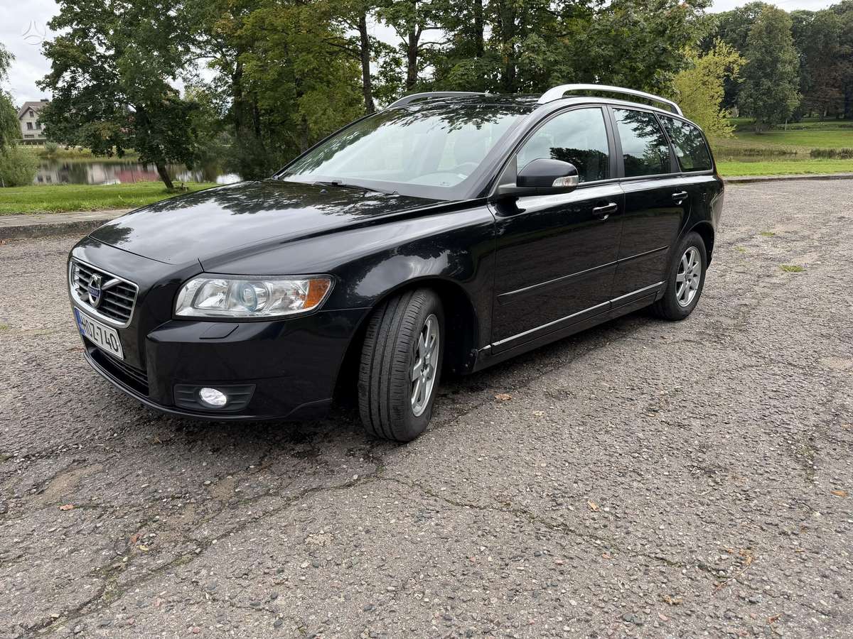 Volvo V50 - 1