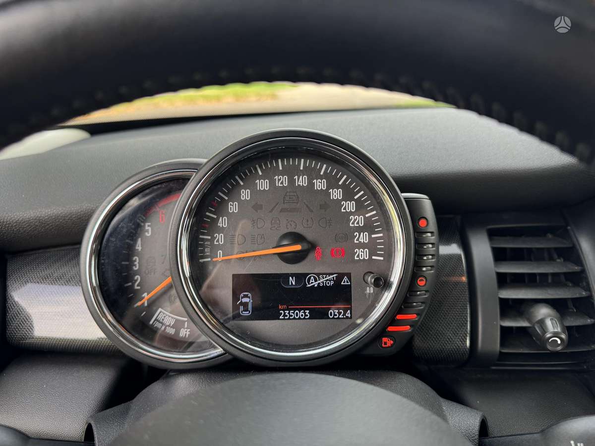 Mini Cooper, 1.5 l., hatchback
