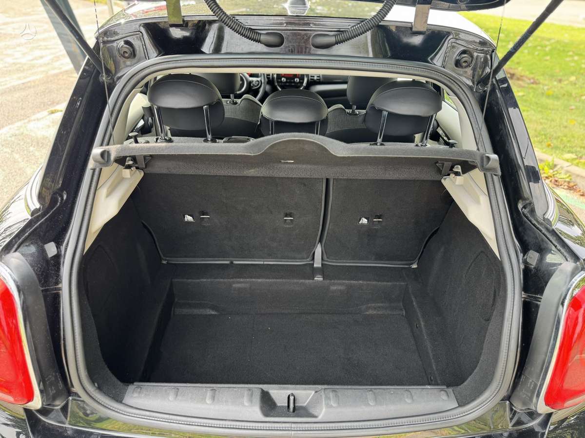 Mini Cooper, 1.5 l., hatchback