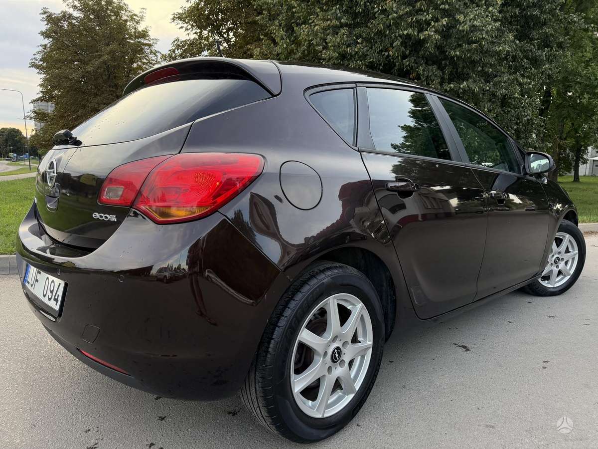 Opel Astra, 1.7 l., hatchback