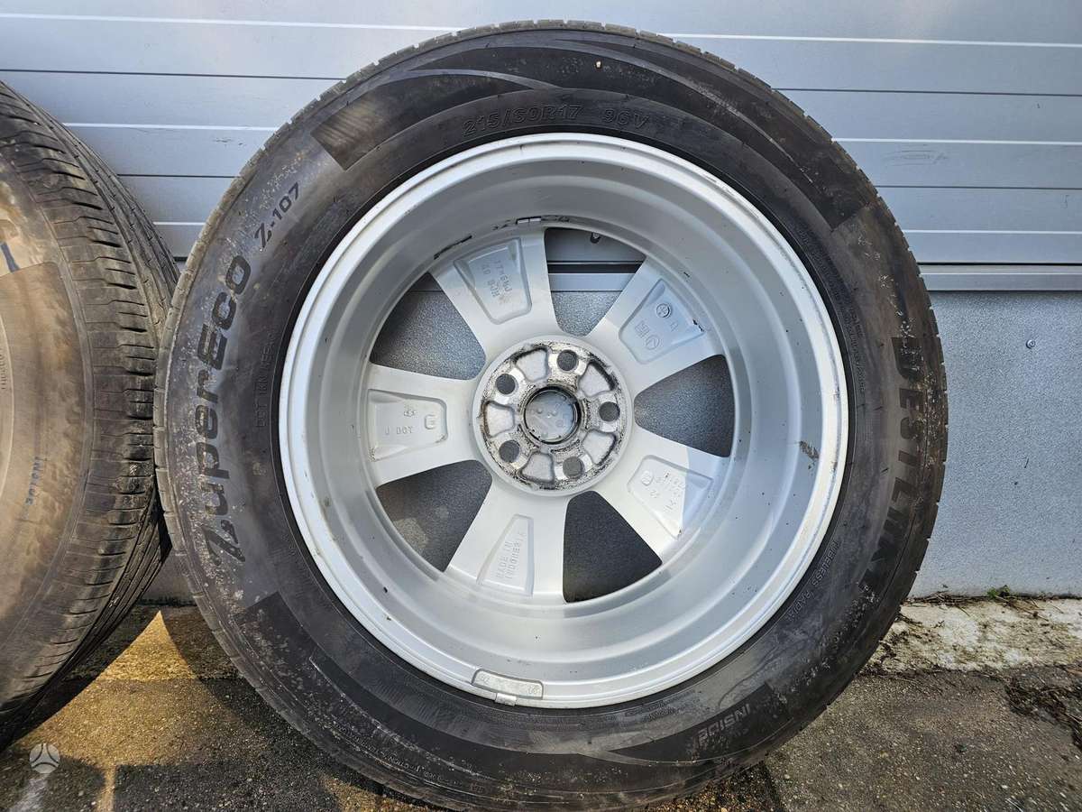 Lexus UX, lengvojo lydinio, R17