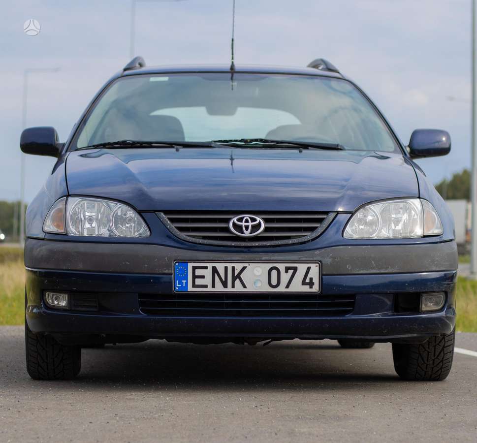 Toyota Avensis - 1