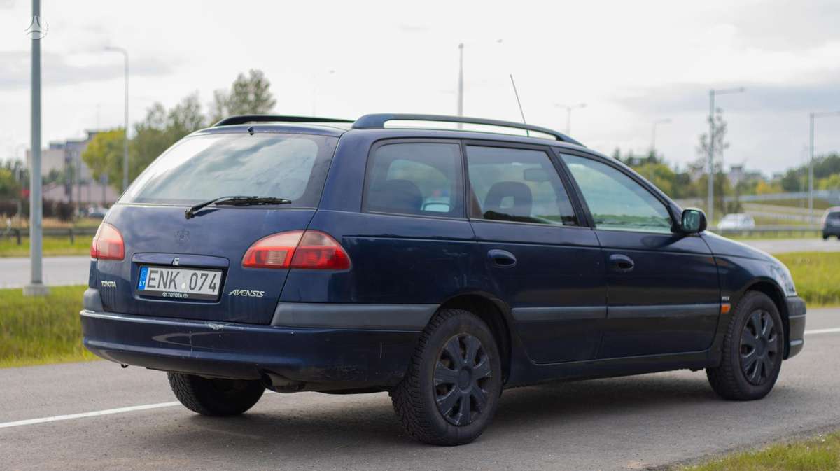 Toyota Avensis - 4