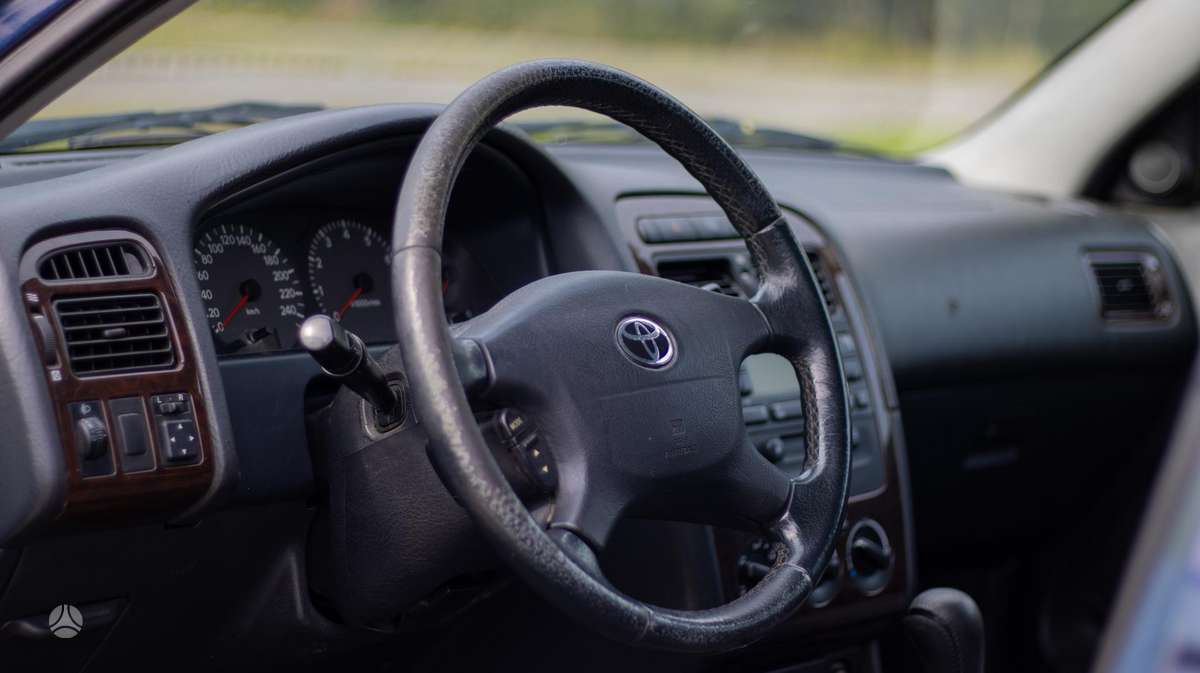 Toyota Avensis - 7