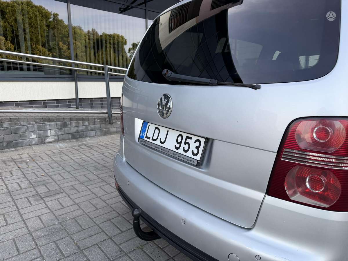 Volkswagen Touran - 9