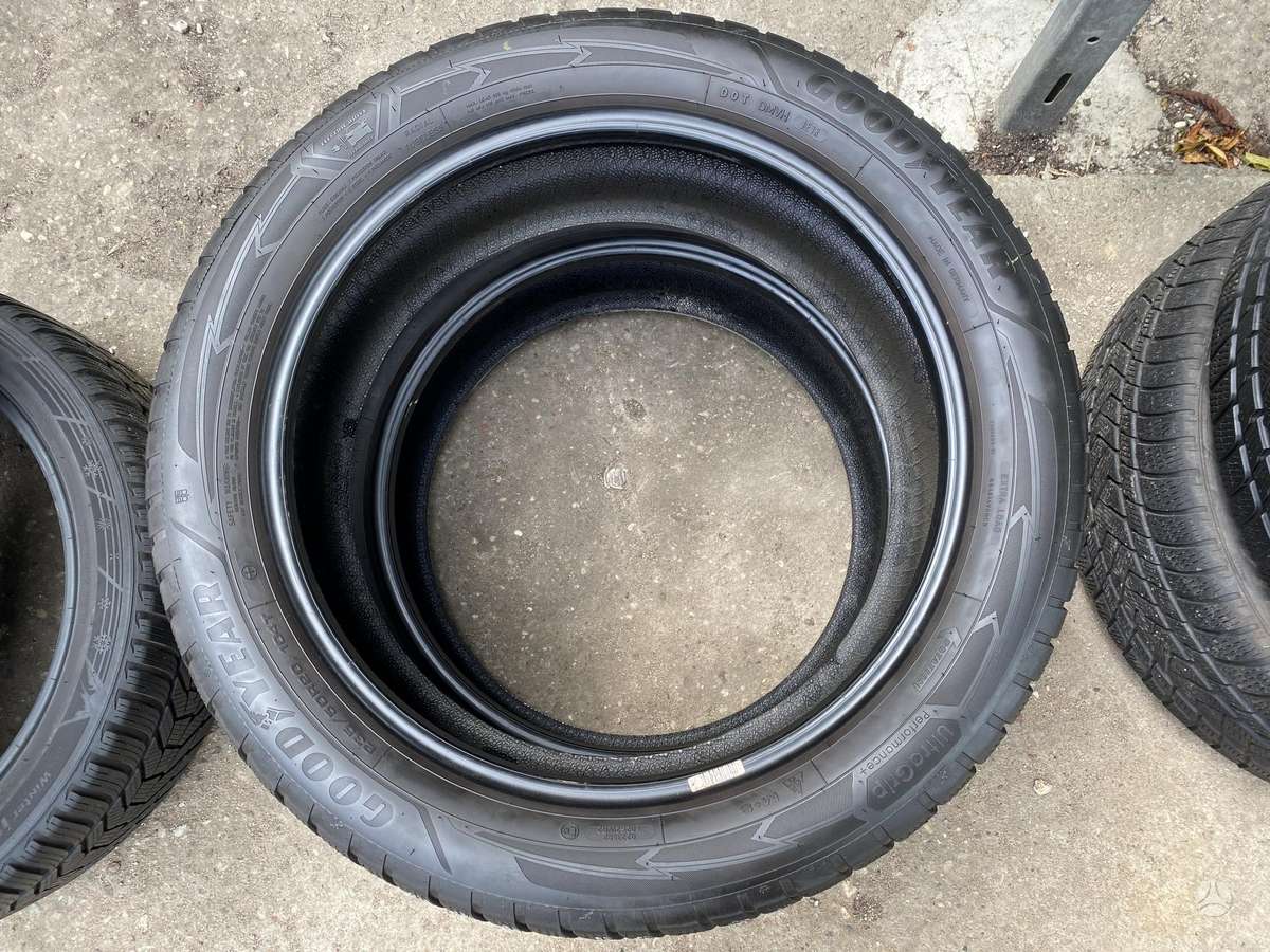 Goodyear UltraGrip performance, žieminės 235/50 R20