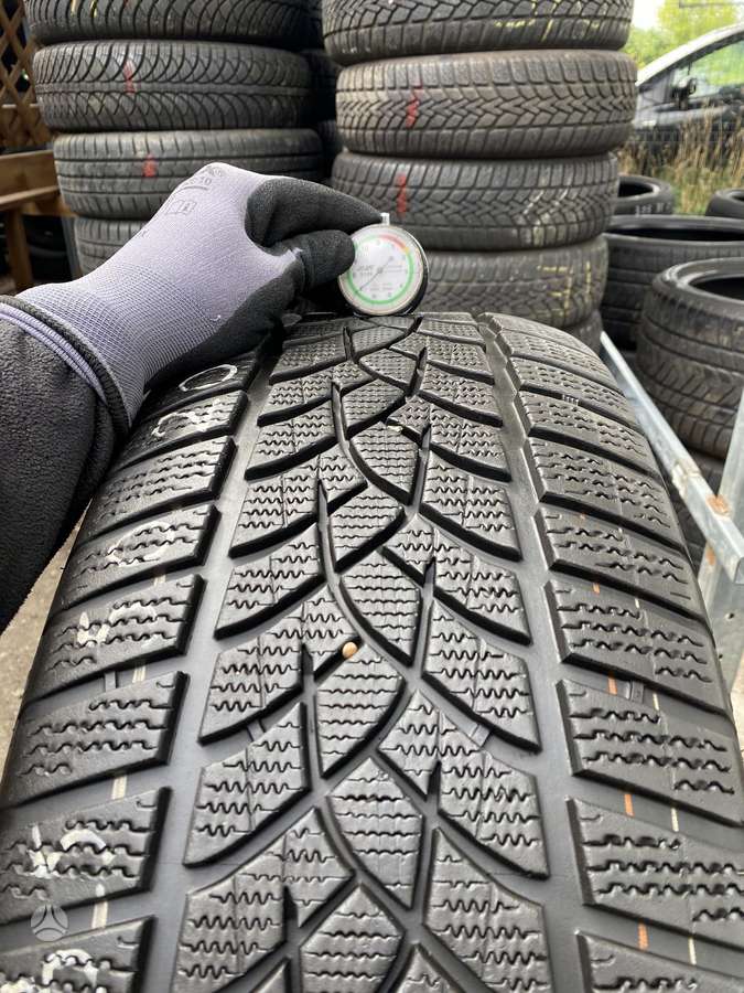 Goodyear UltraGrip performance, зимние 235/50 R20