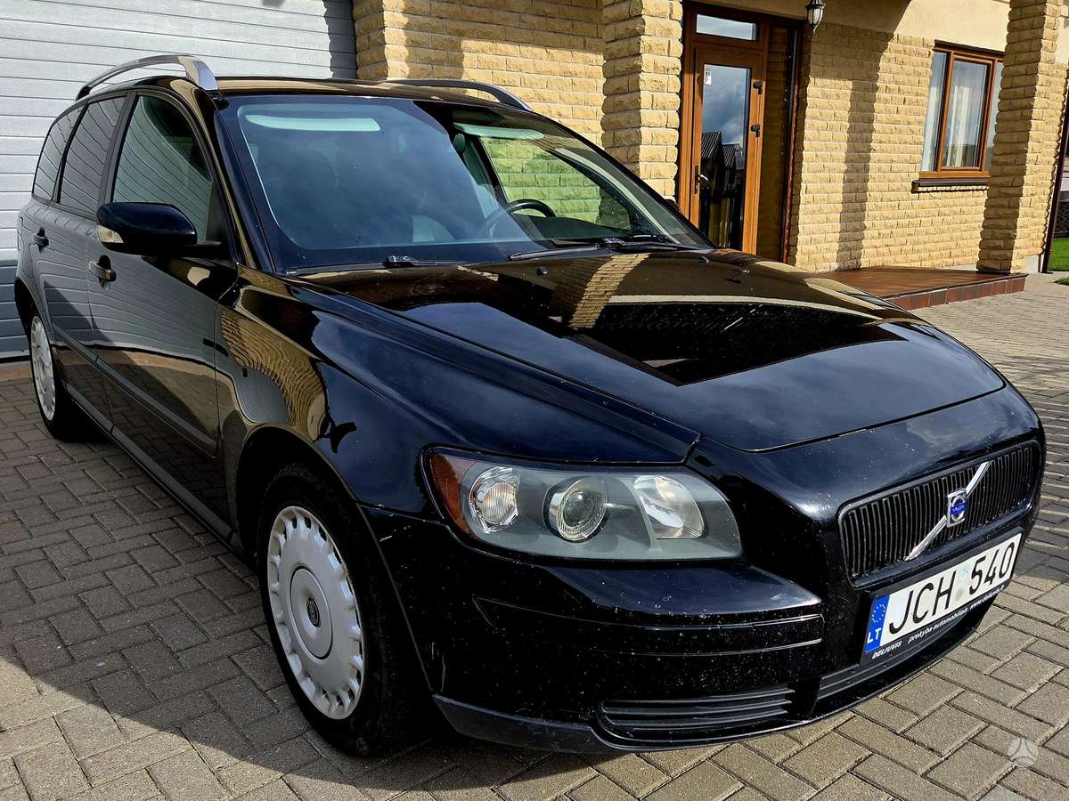 Volvo V50 - 1