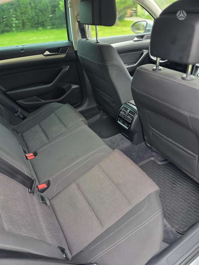 Volkswagen Passat - 10