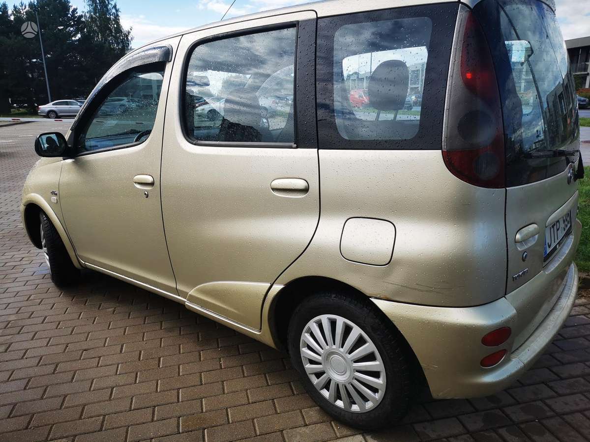 Toyota Yaris Verso - 8