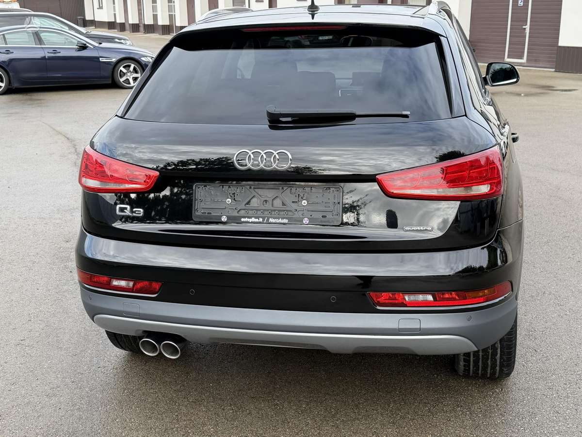 Audi Q3, 2.0 l., off-road / crossover