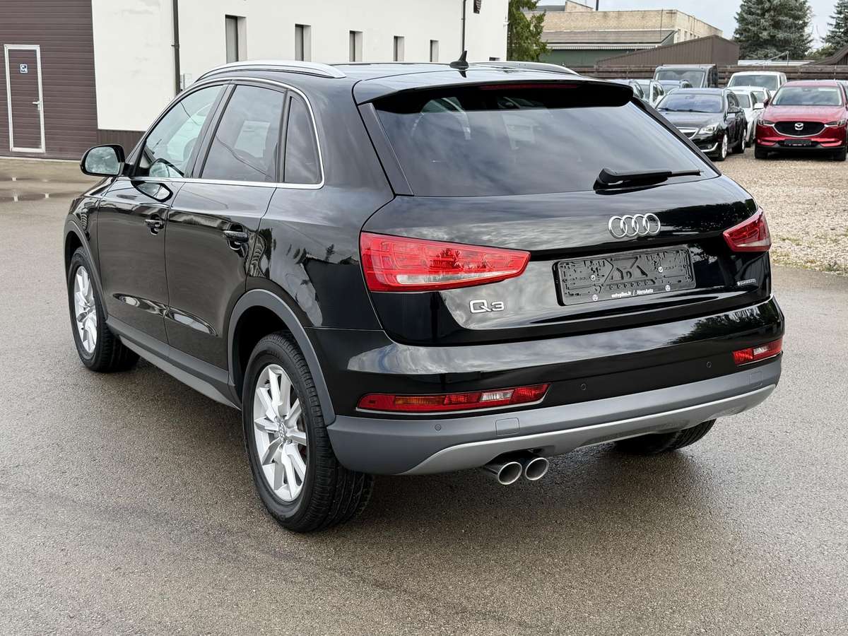 Audi Q3, 2.0 l., off-road / crossover