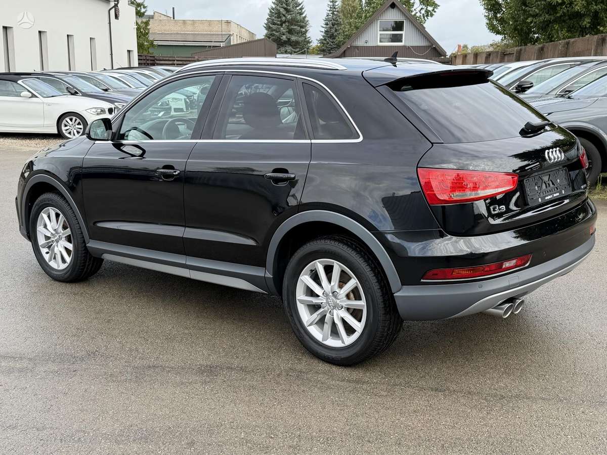 Audi Q3, 2.0 l., off-road / crossover