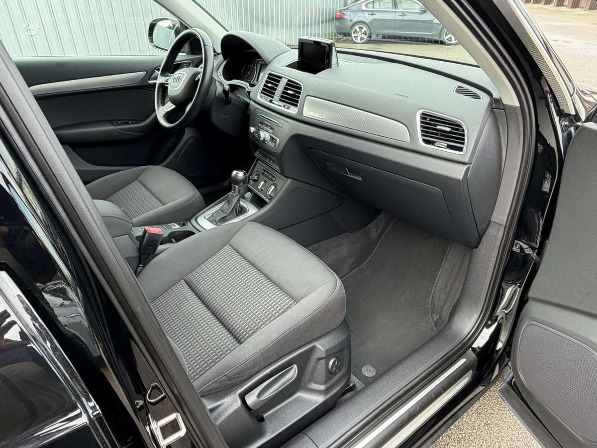 Audi Q3, 2.0 l., Внедорожник / Кроссовер