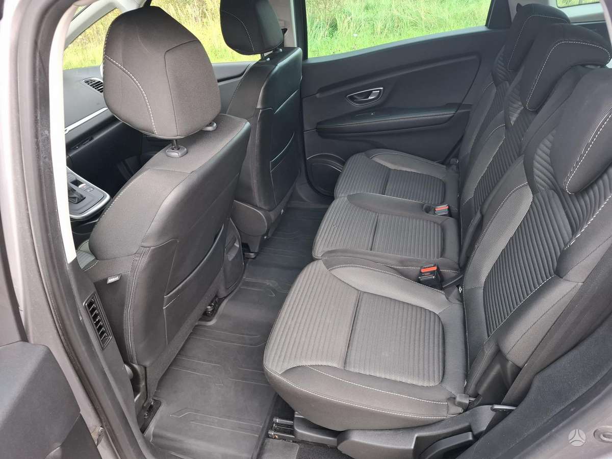 Renault Grand Scenic - 9