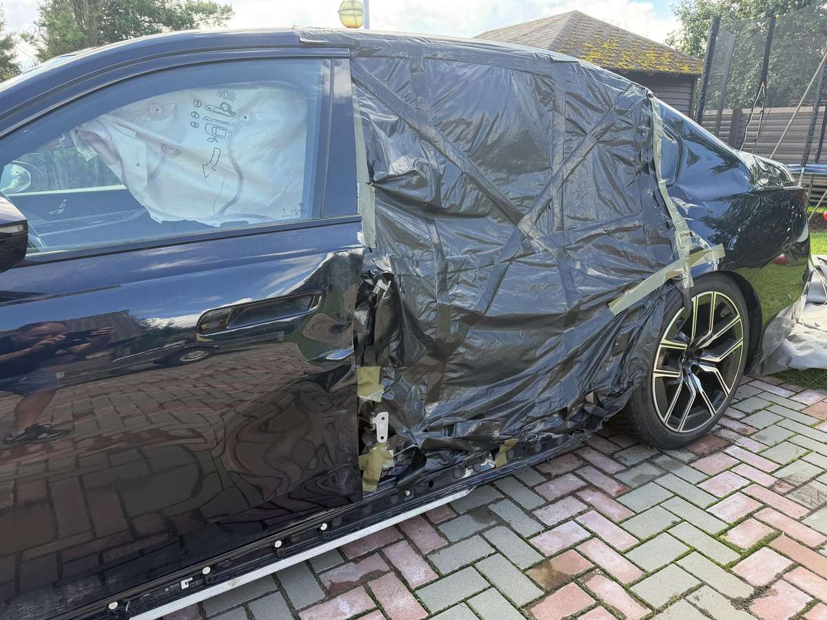 BMW i7, sedanas
