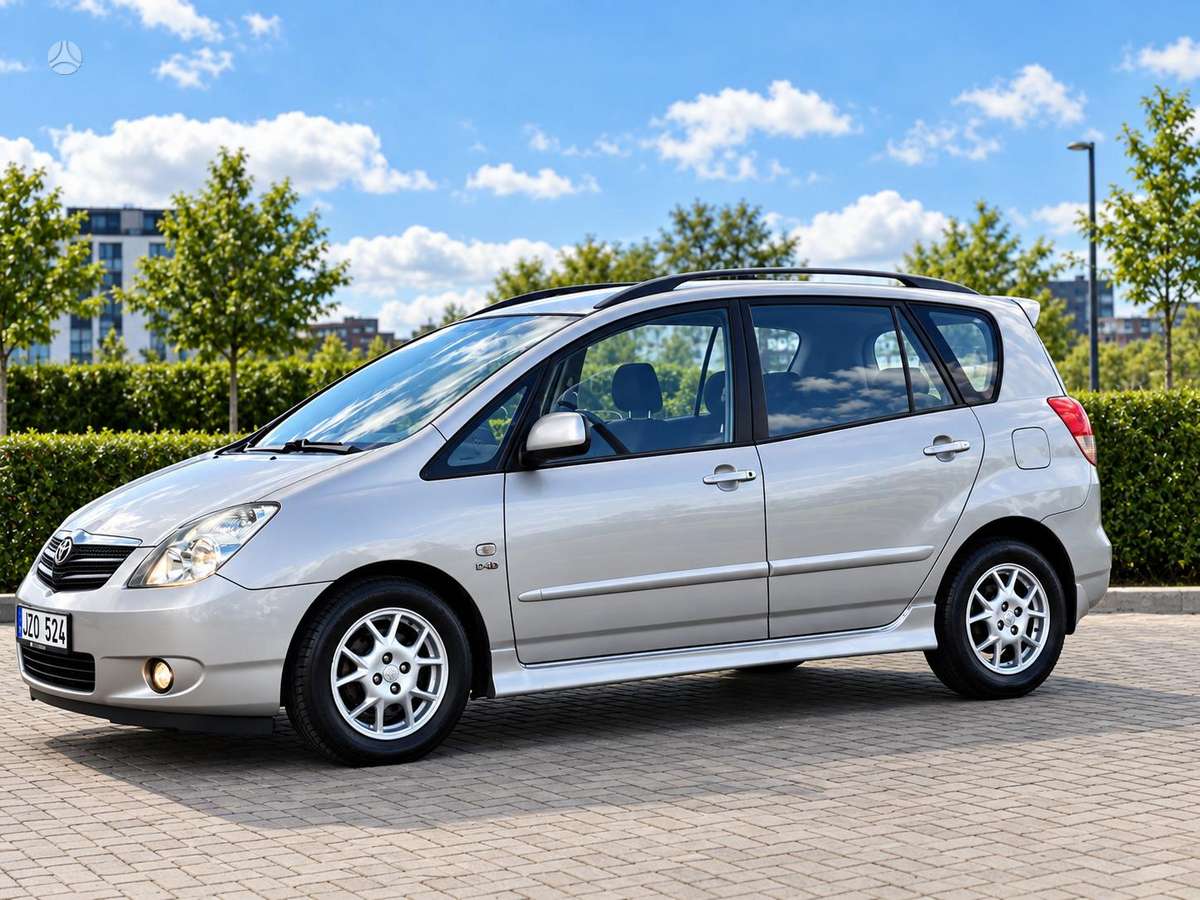 Toyota Corolla Verso - 1