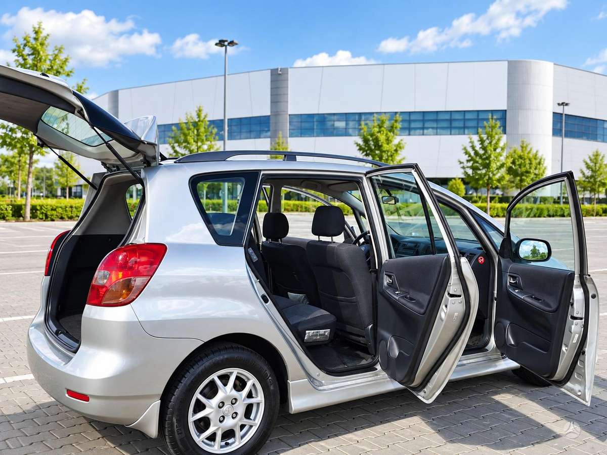 Toyota Corolla Verso - 12