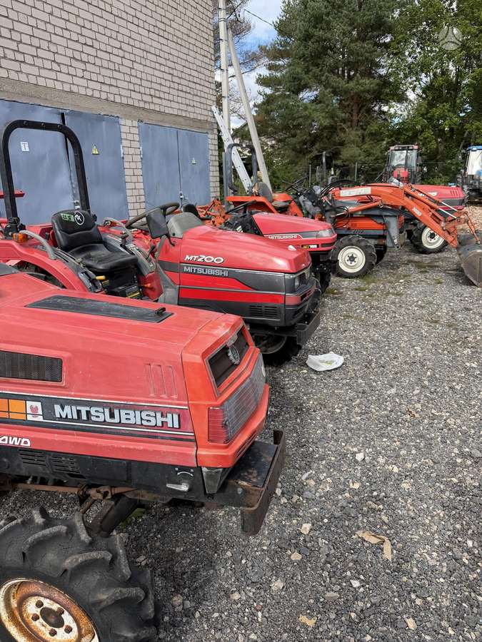 Kubota KB20, traktoriai