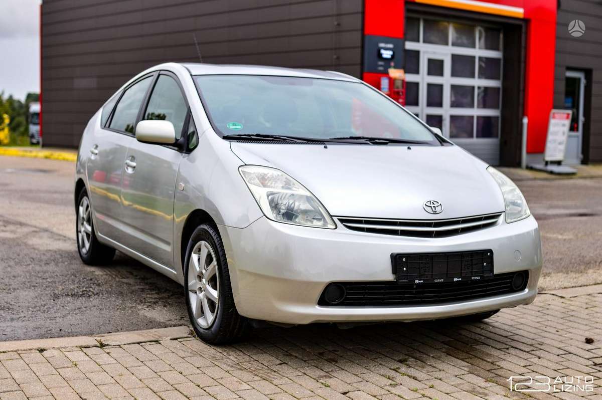 Toyota Prius - 3