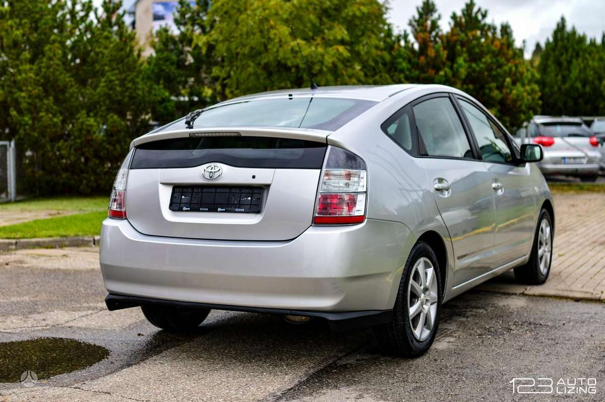 Toyota Prius - 5