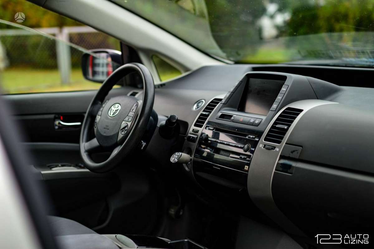 Toyota Prius - 12