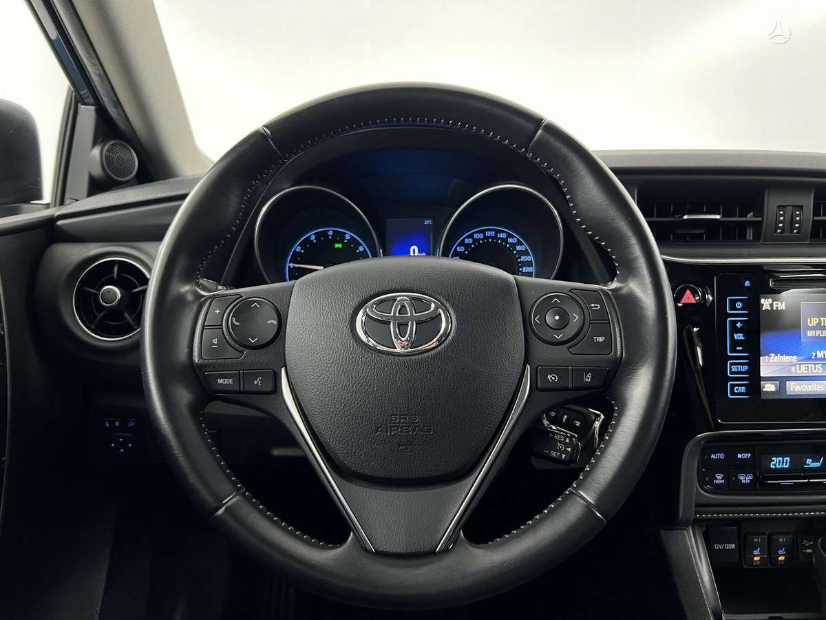 Toyota Auris - 12