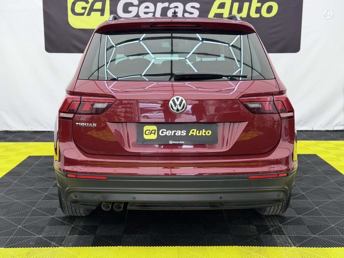 Volkswagen Tiguan - 5