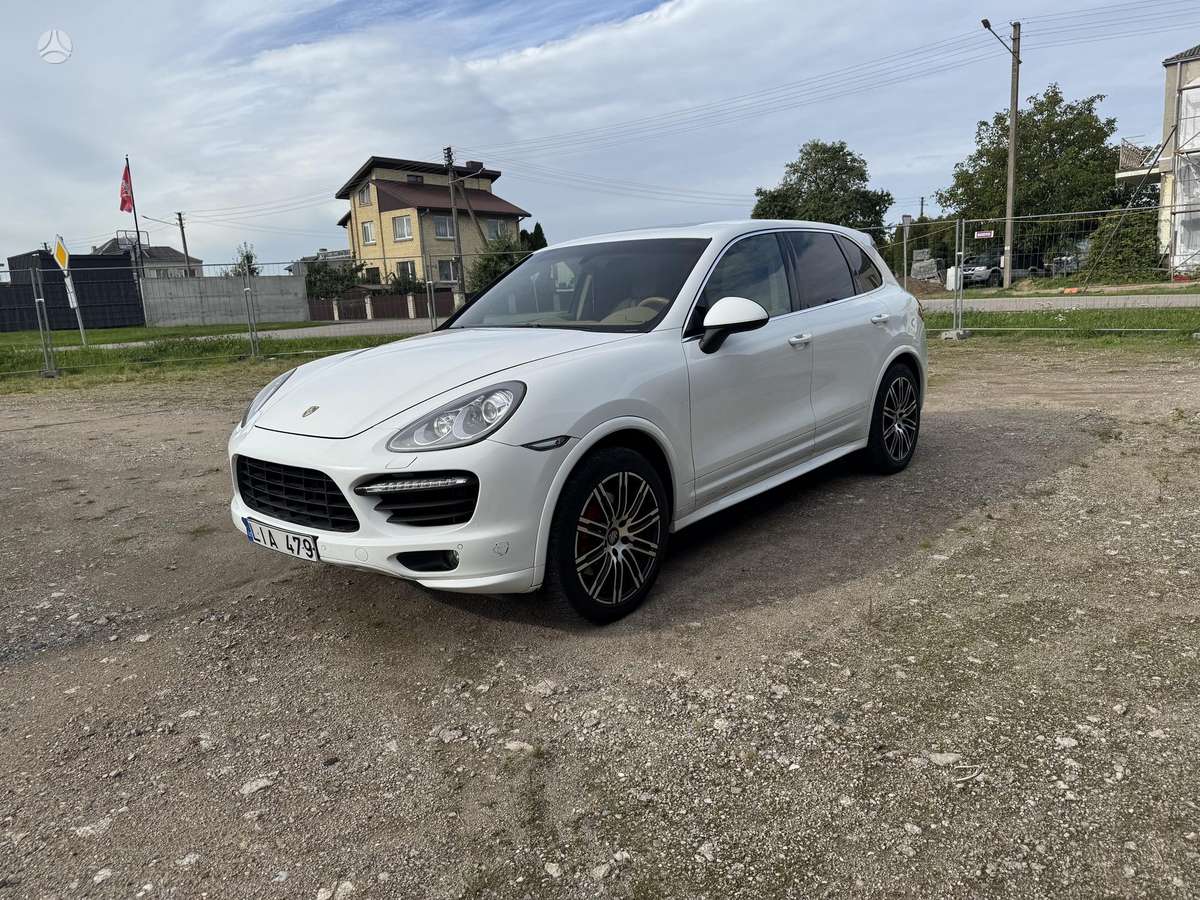Porsche Cayenne - 2