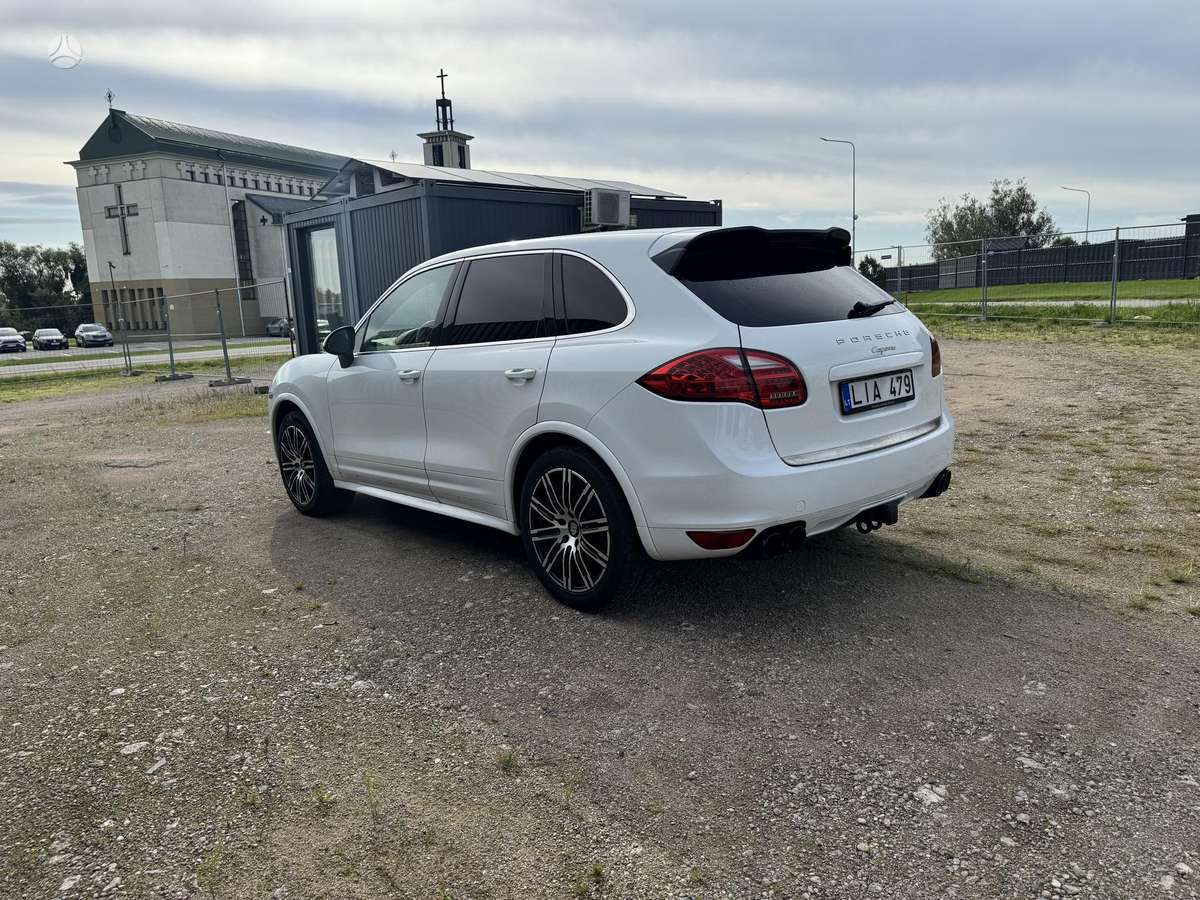 Porsche Cayenne - 3